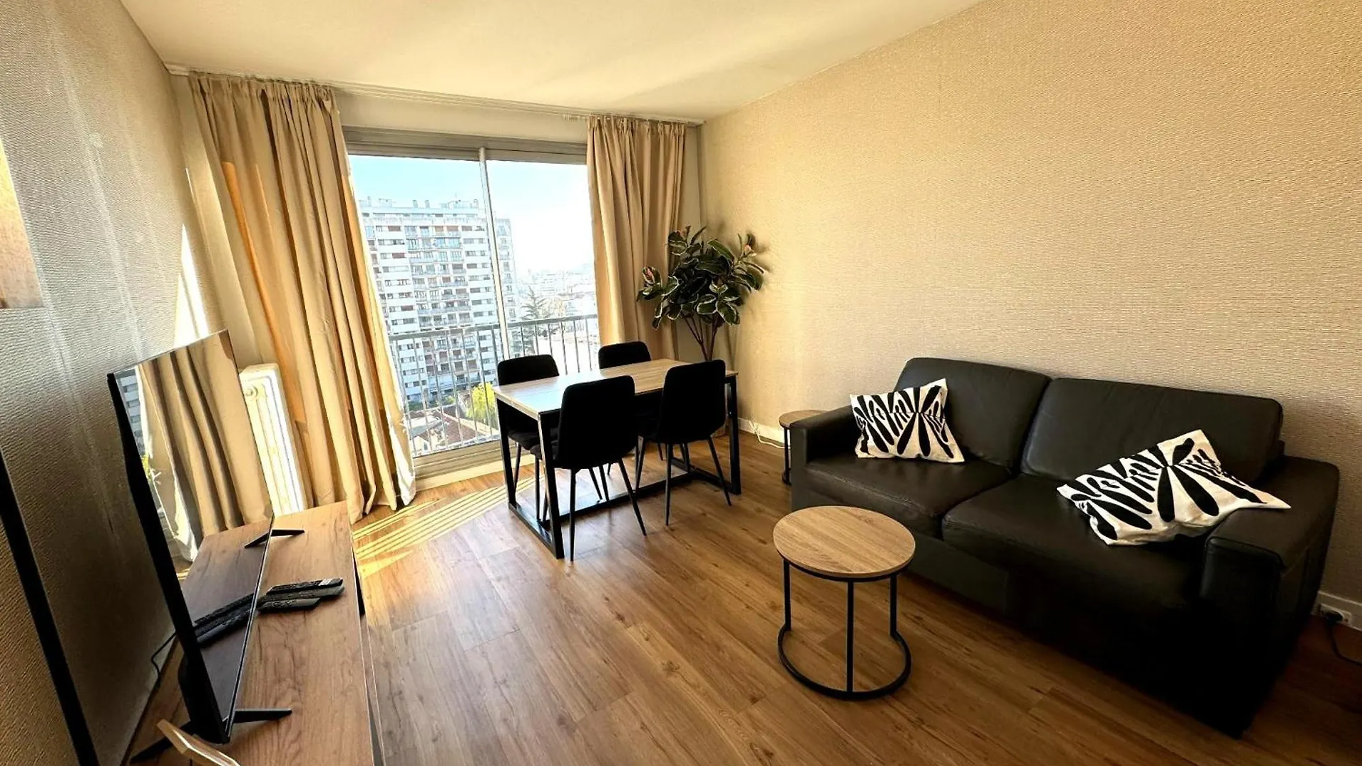Nid Douillet Et Convivial A Gambetta, Paris 20Eme Apartment France