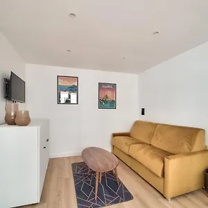 Superbe Studio Refait à Neuf Paris